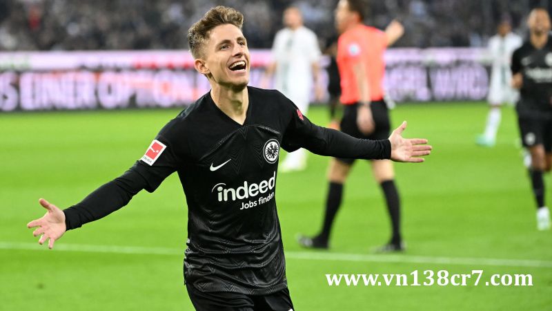 Lindstrom được Liverpool ngắm trúng