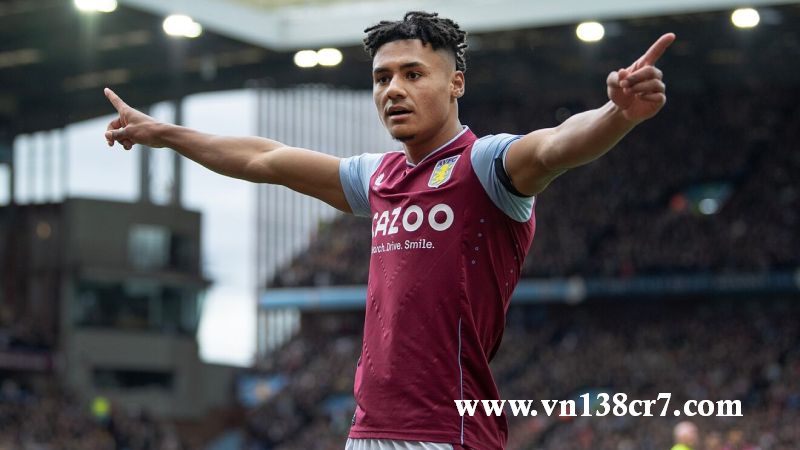Ollie Watkins được quan tâm