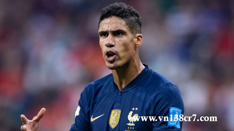 Raphael Varane thi đấu xuất sắc